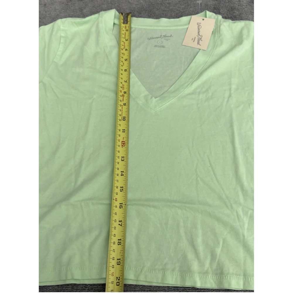 Women's Box Short Sleeve V-Neck T-Shirt Universal Thread Mellow Green Sz Large - Picture 4 of 5